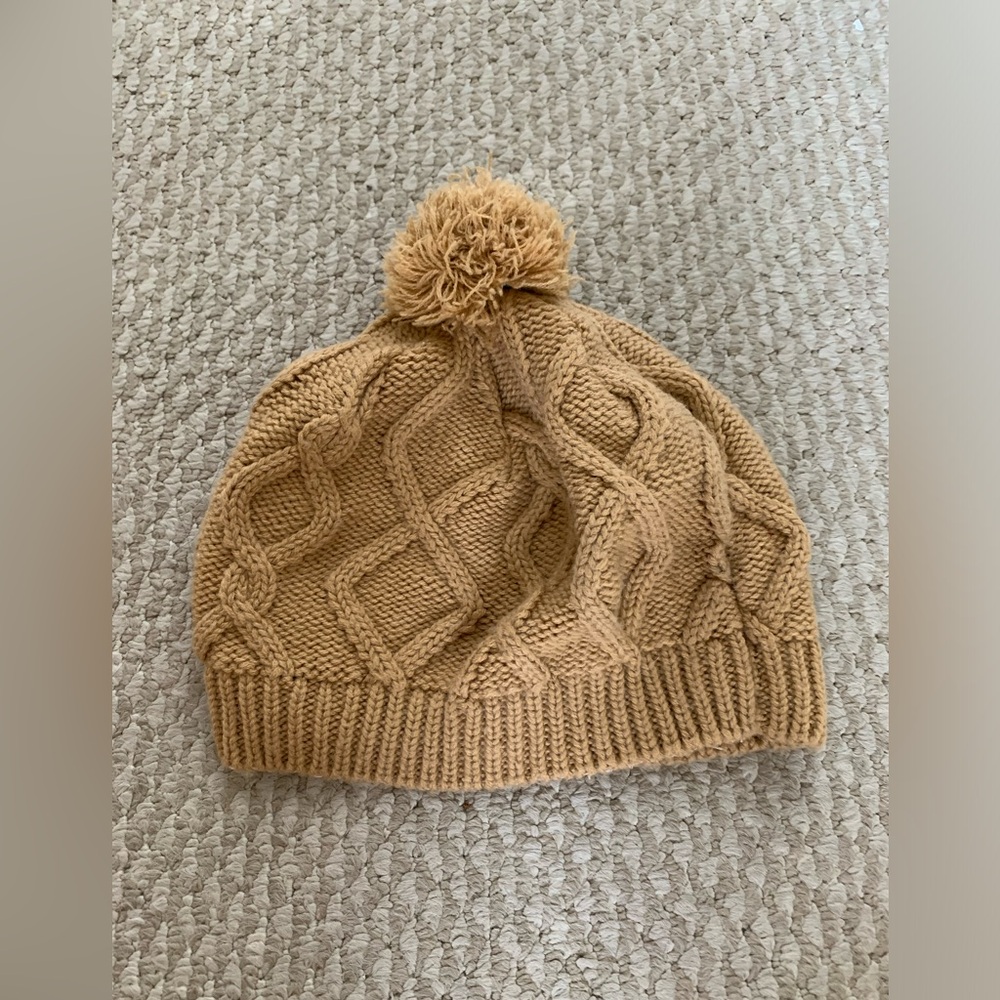 Suzy Shier Women Tan Beige Winter Knit Hat with Pompom